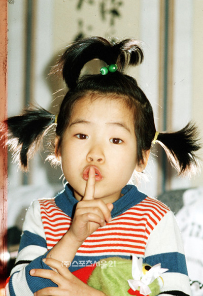 김민희 어린 시절.jpg