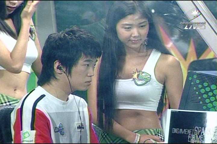 부스걸.jpg